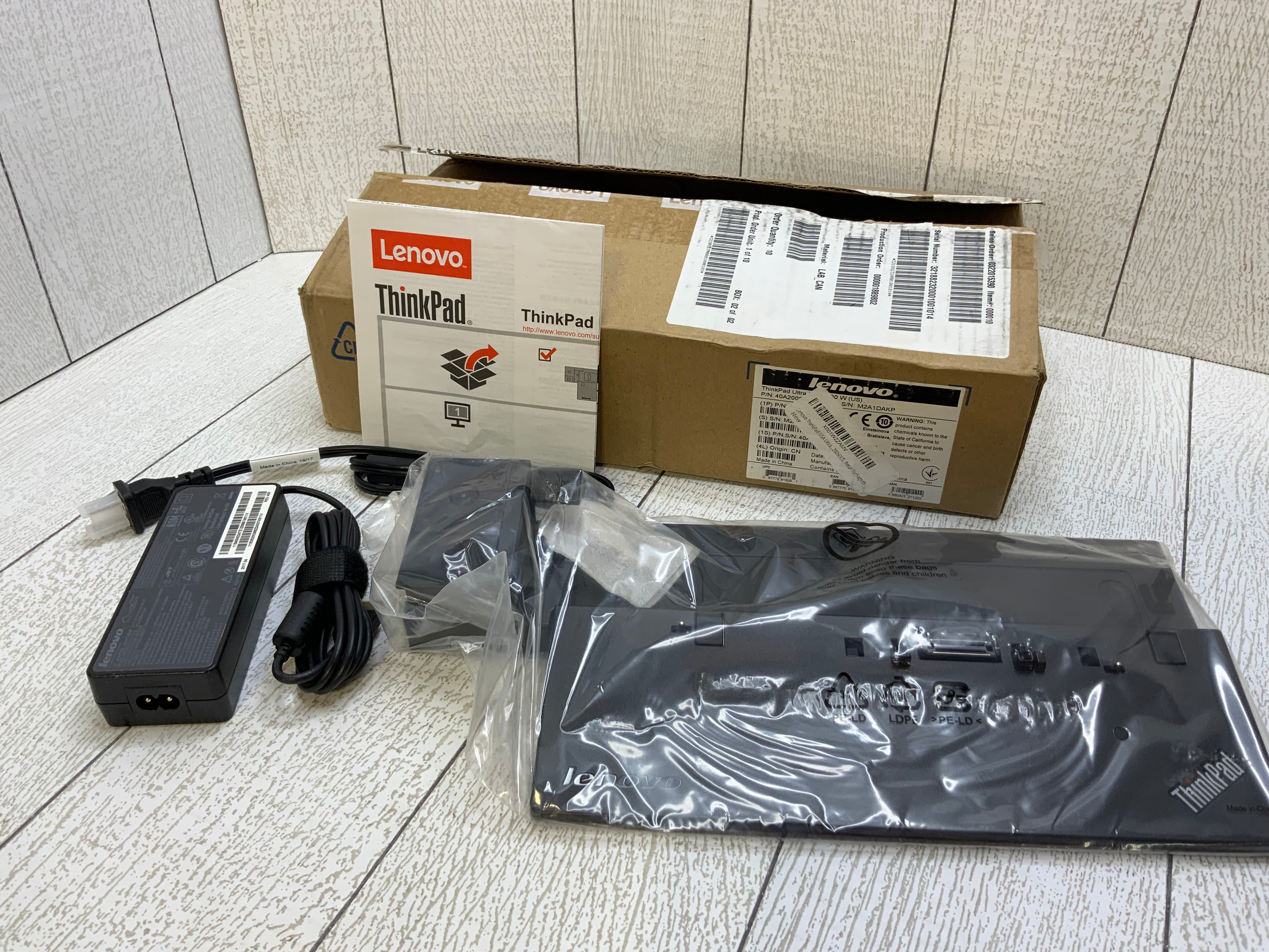 Lenovo ThinkPad USA Ultra Dock With 90W 2 Prong AC Adapter (7936061407470)